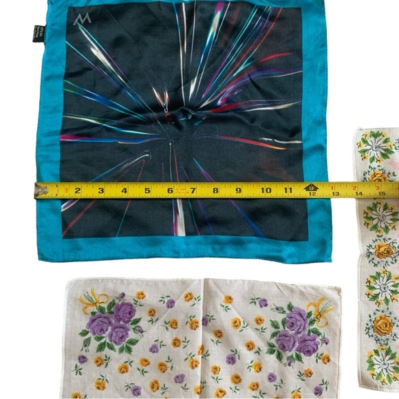 Lot of 3 Ladies Handkerchiefs - Picture 9 of 11